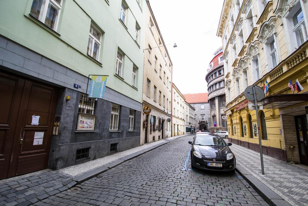 Appartamento Ruterra Red Roofs View With Garage Praga Esterno foto